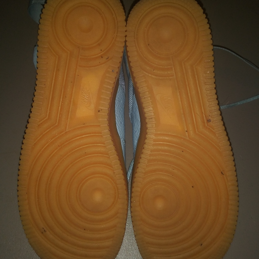 Nike - Picture 2 of 5